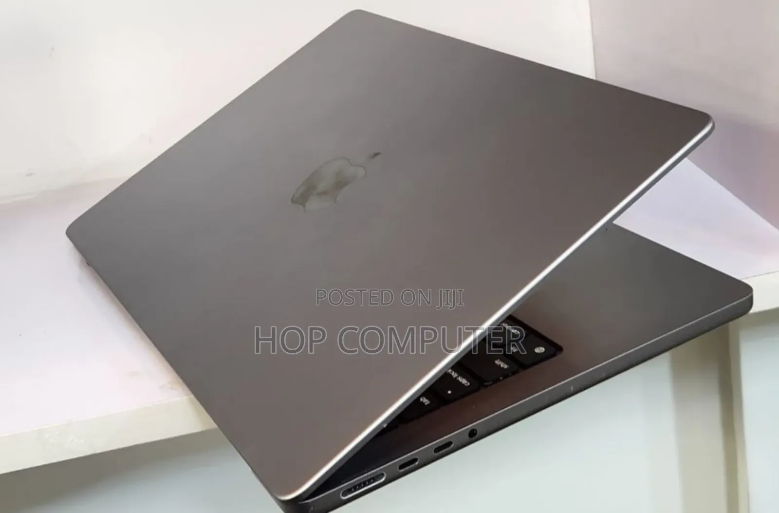New Laptop Apple MacBook Pro M1 16GB Apple M1 Pro SSD 512GB