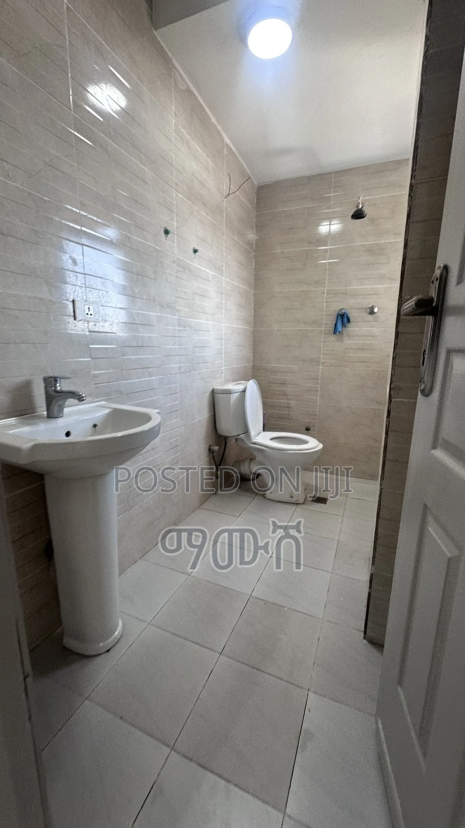 Furnished 3bdrm Condo in አያት 40/60 ኮንዶሚኒየም, Bole for sale
