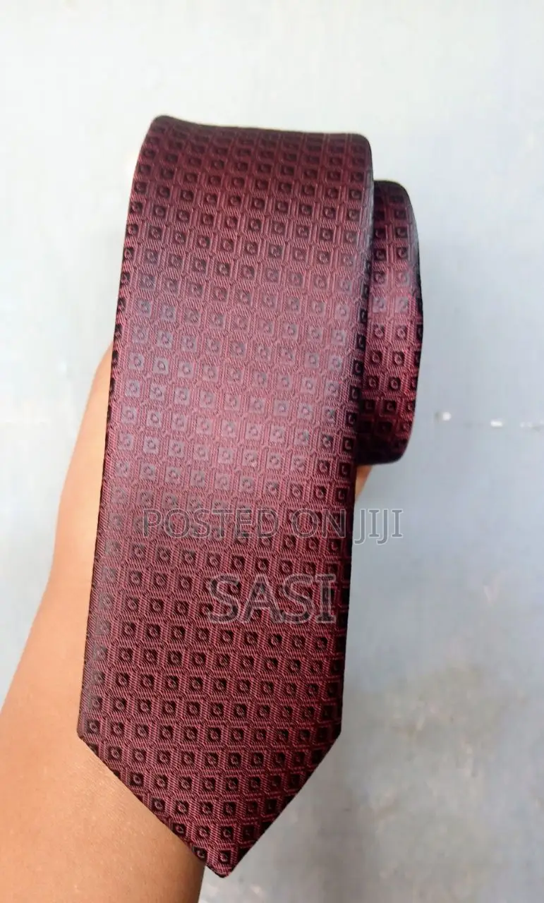 Stylish Men’S Tie – Modern Elegant