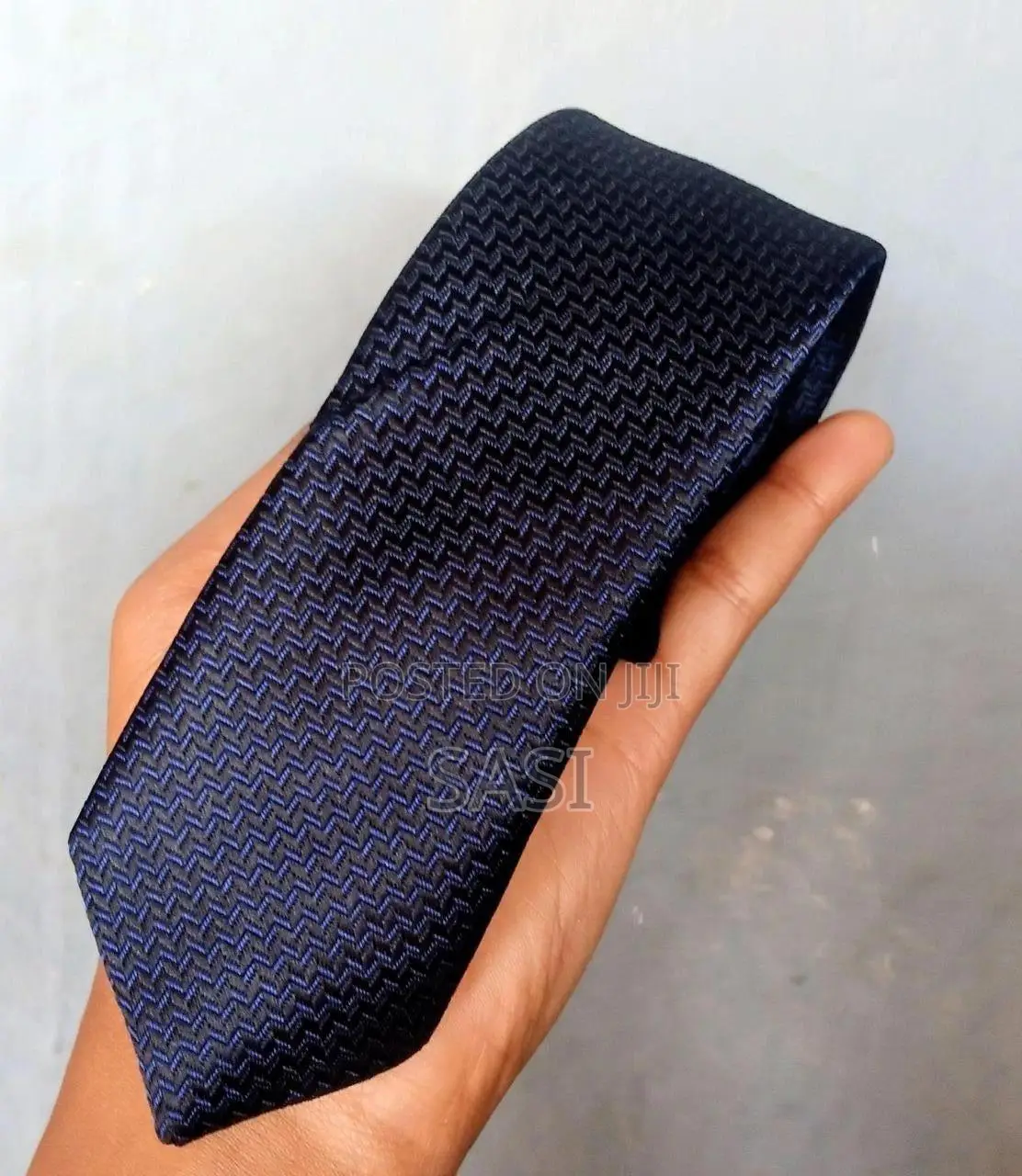 Stylish Men’S Tie – Modern Elegant