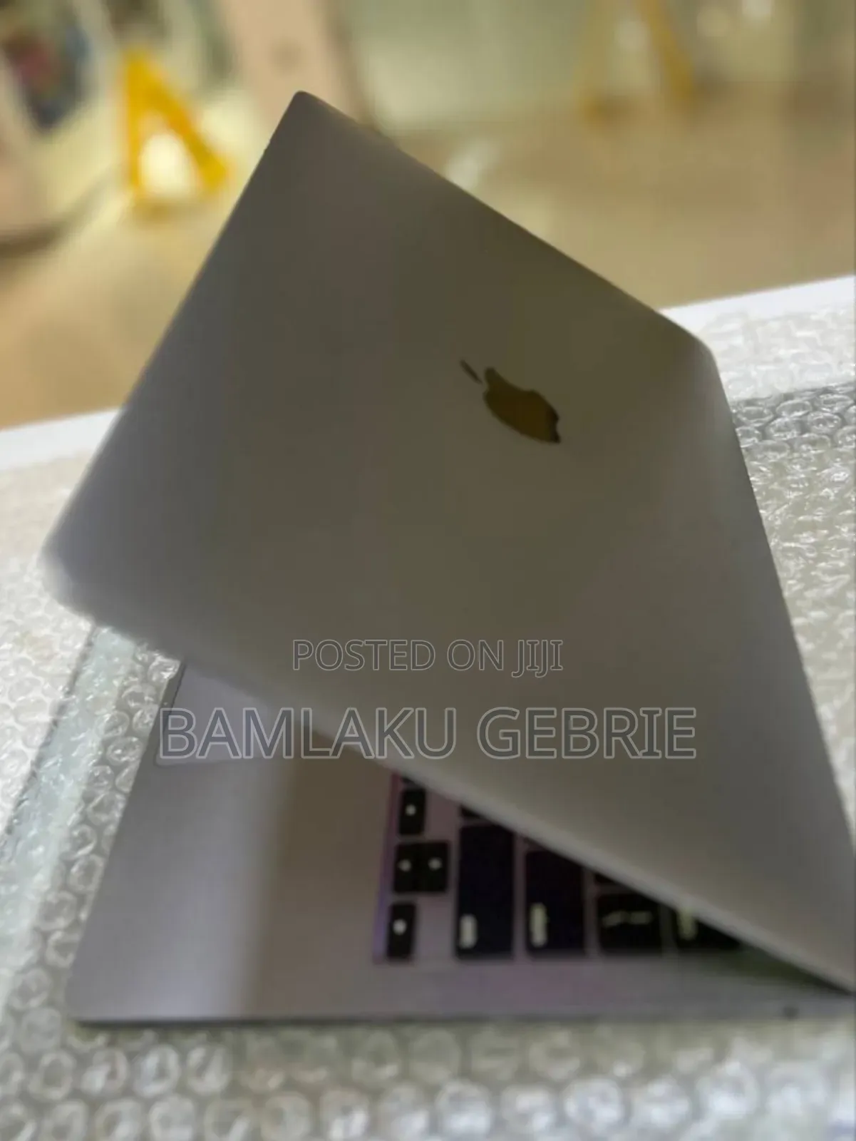 New Laptop Apple MacBook Pro M1 8GB Apple M1 Pro SSD 256GB