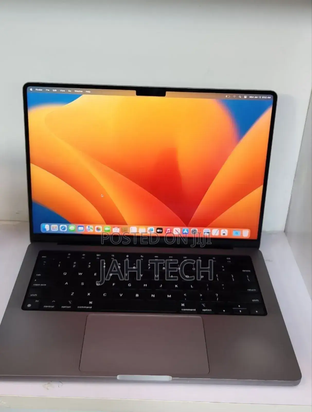 New Laptop Apple MacBook Pro M1 16GB Apple M1 Pro SSD 512GB