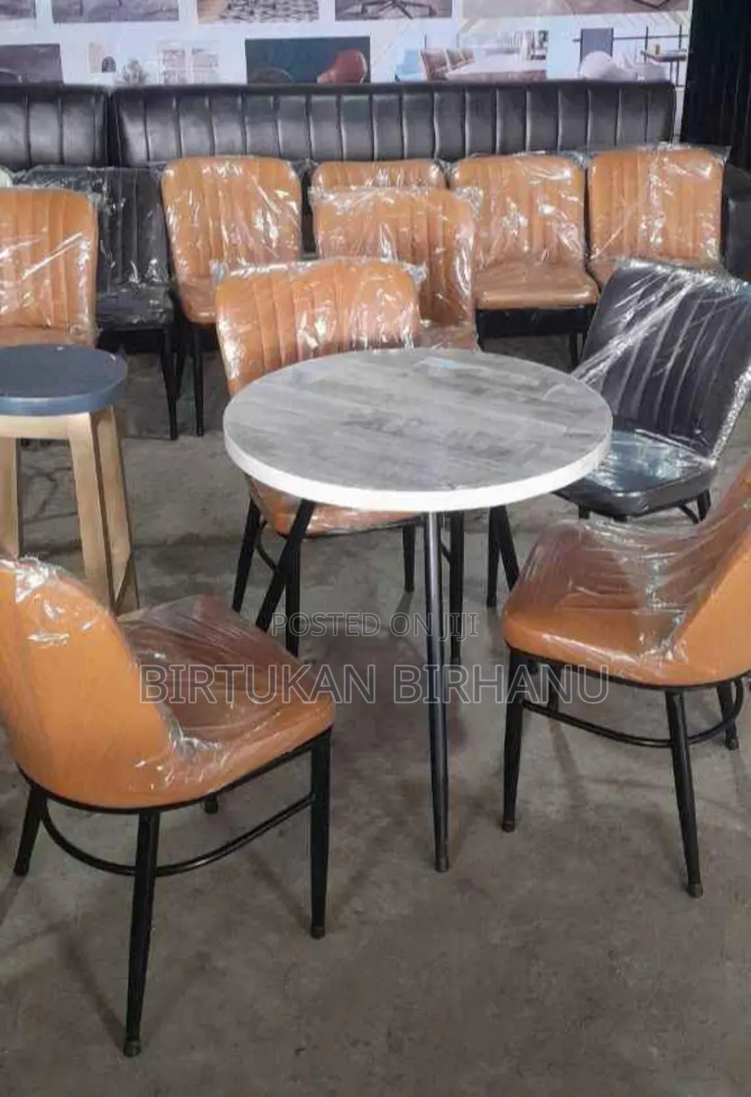 የካፌ ወንበር ከነ ጠረጴዛ( New Cafe Chair)