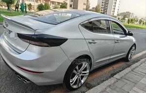 Hyundai Elantra 2016 Silver