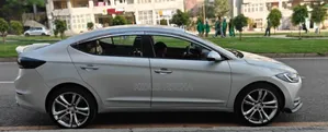Hyundai Elantra 2016 Silver