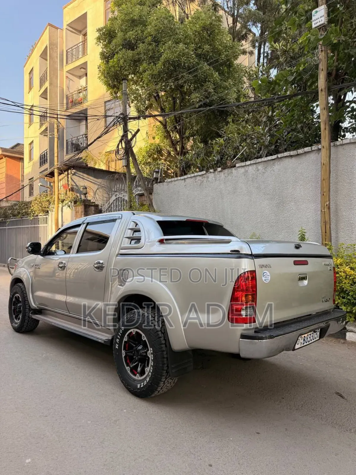 Toyota Hilux 2011 Beige