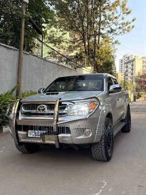 Toyota Hilux 2011 Beige