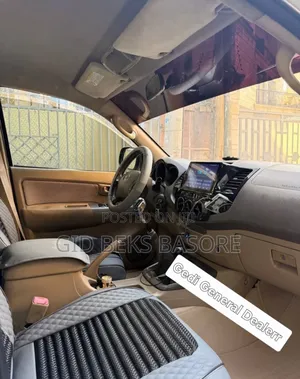 Toyota Hilux 2010 Silver