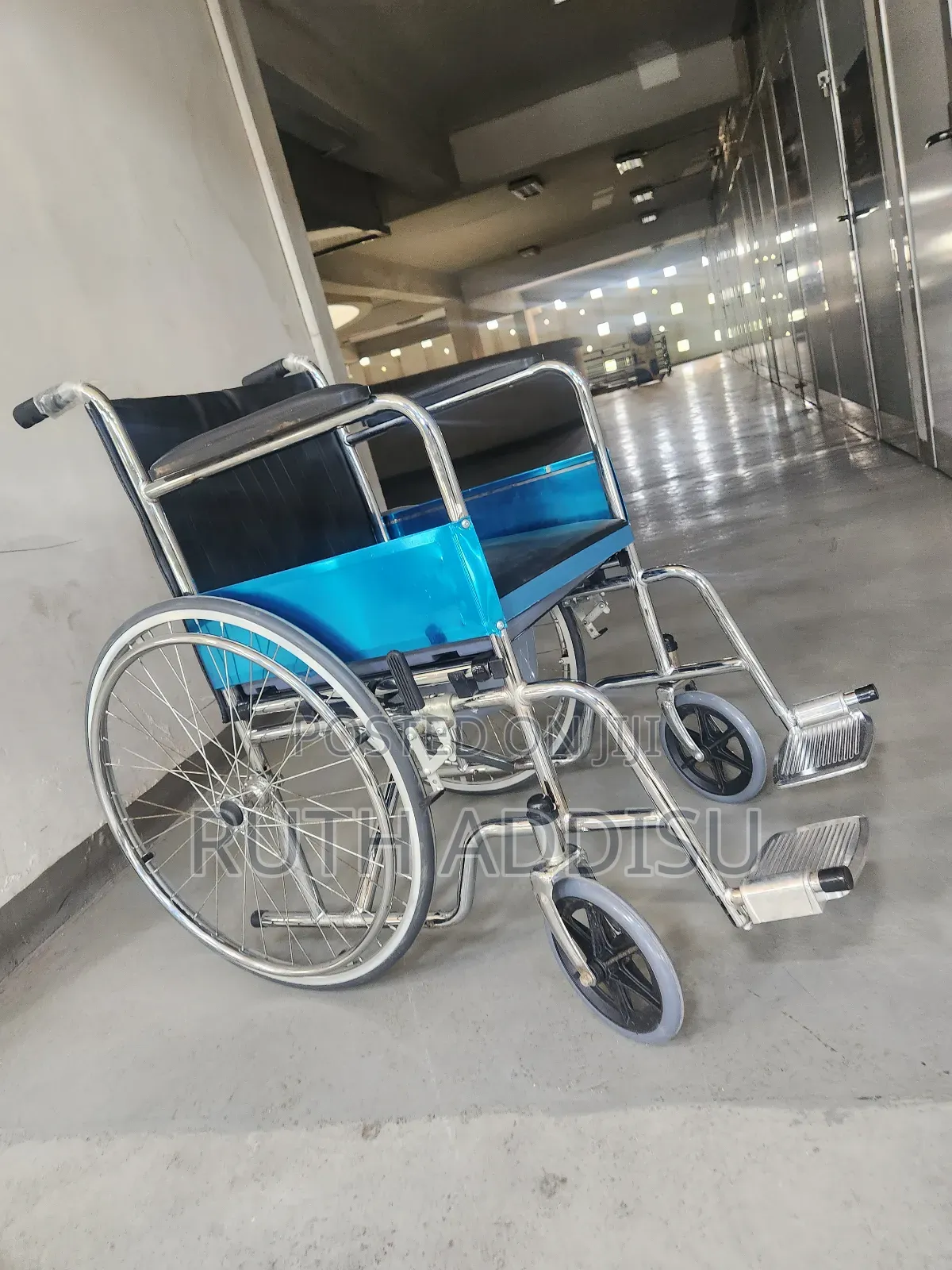 Two Pc Commode Wheelchair輕shower Plated +跟toilet Wheelchair Heigh Qual
