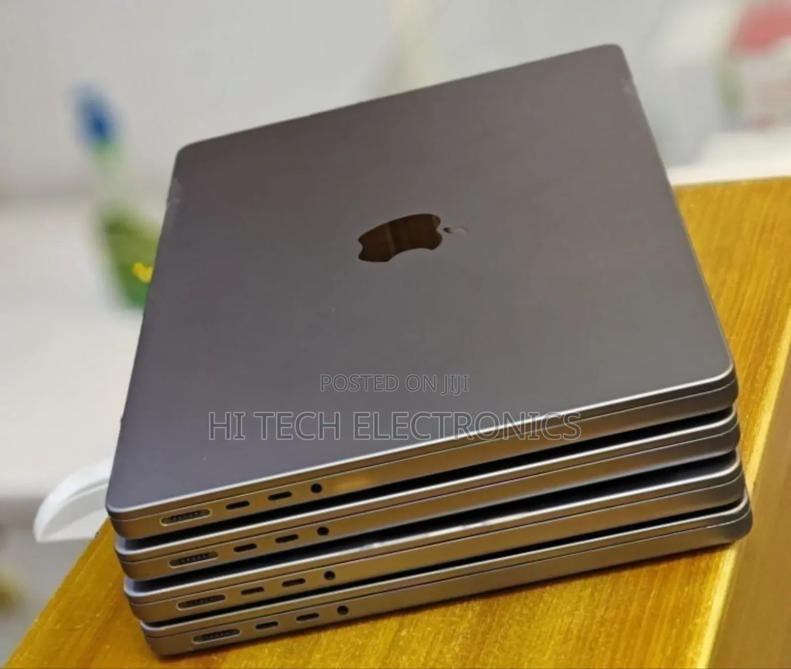 New Laptop Apple MacBook Pro M1 16GB Apple M1 Pro SSD 512GB