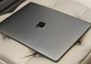 New Laptop Apple MacBook Pro 2019 16GB Intel Core I7 SSD 256GB