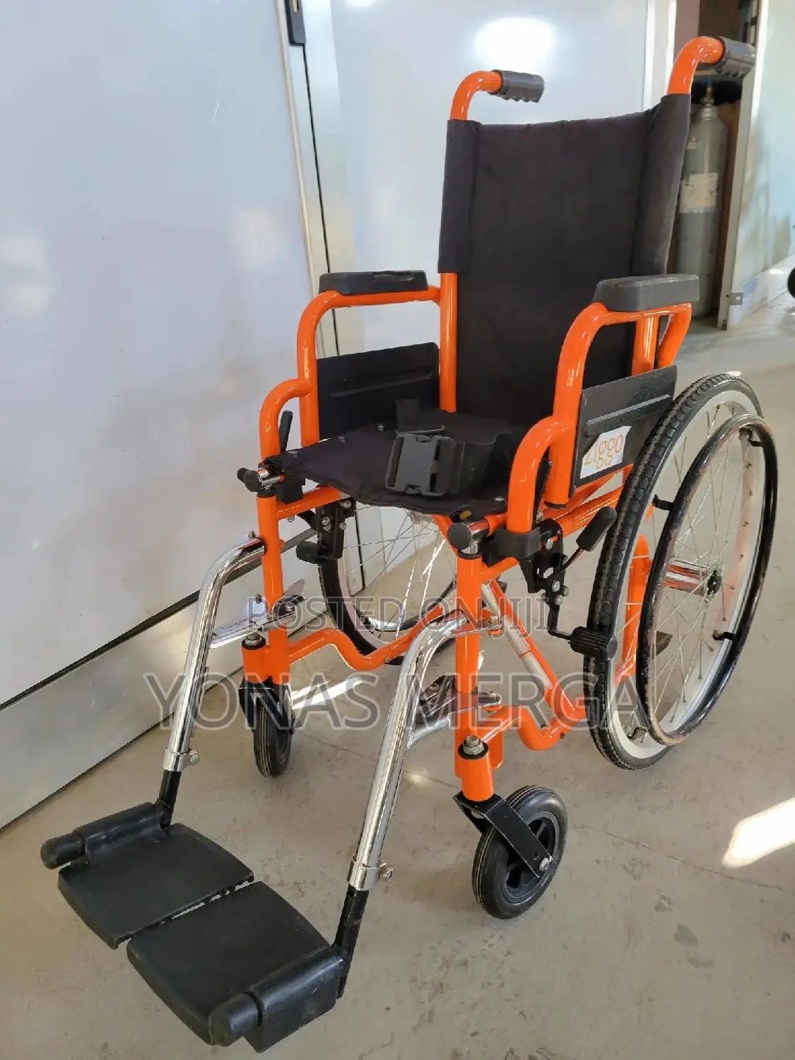 Pediatric Wheelchair for Kids韞号comfort and Mobility, 14”W X 12”D Seat