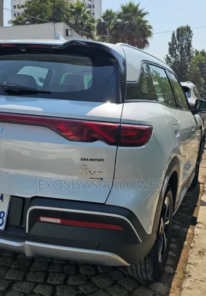 BYD Yuan Up 2025 Silver