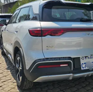 BYD Yuan Up 2025 Silver