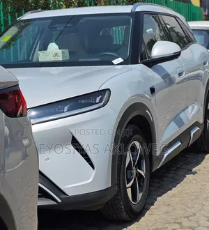 BYD Yuan Up 2025 Silver