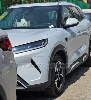 BYD Yuan Up 2025 Silver