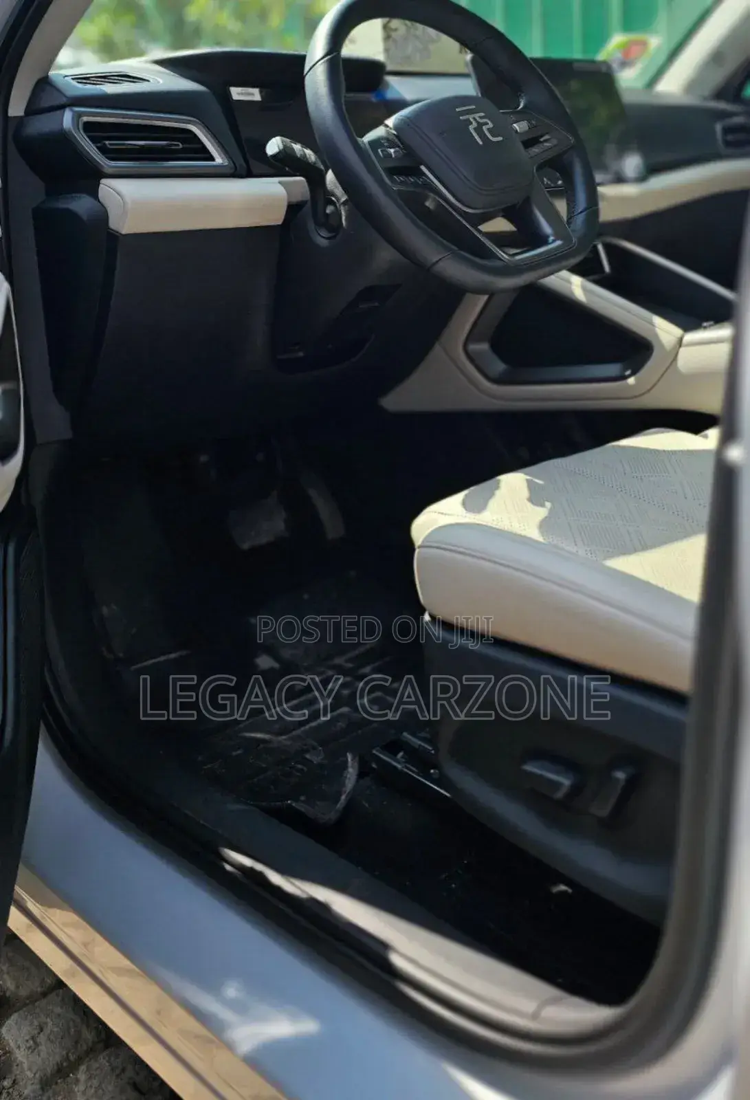 BYD Yuan Up 2025 Silver