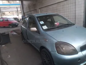 Toyota Vitz 2001 Blue
