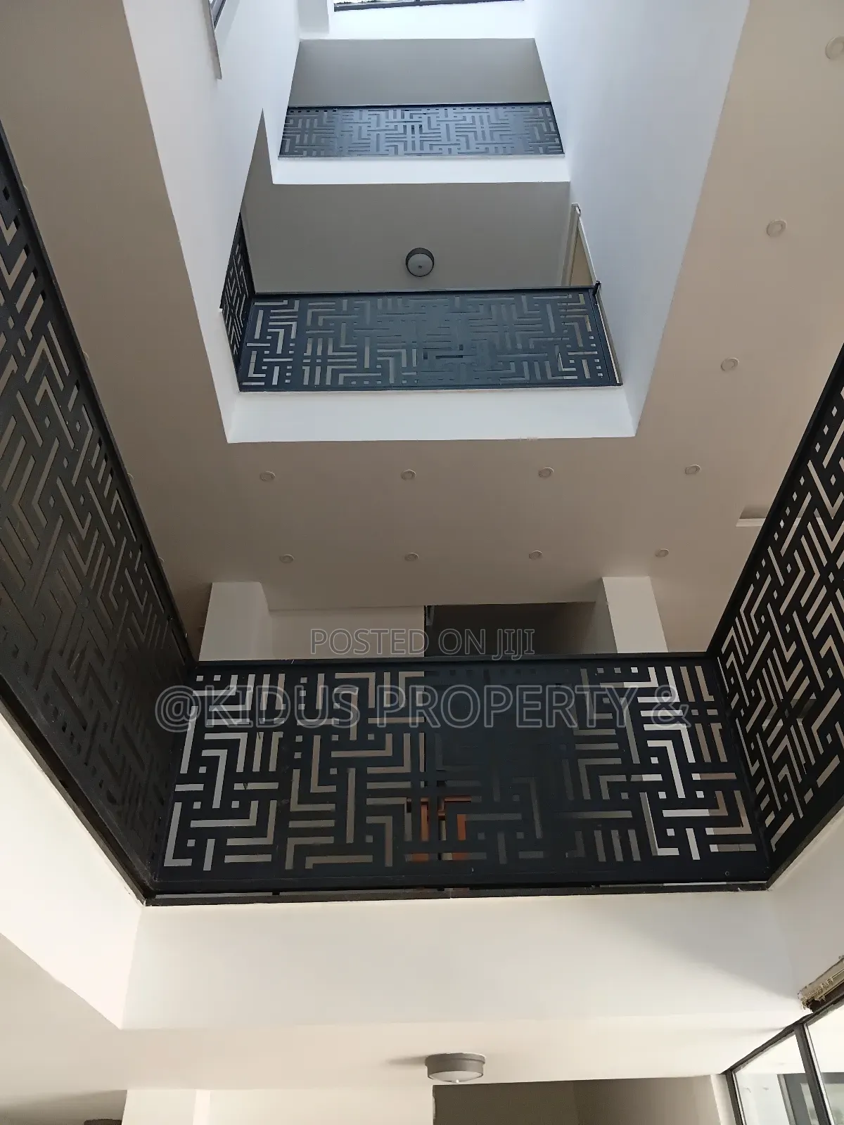 8bdrm House in Mekaele Africa, Nifas Silk-Lafto for rent