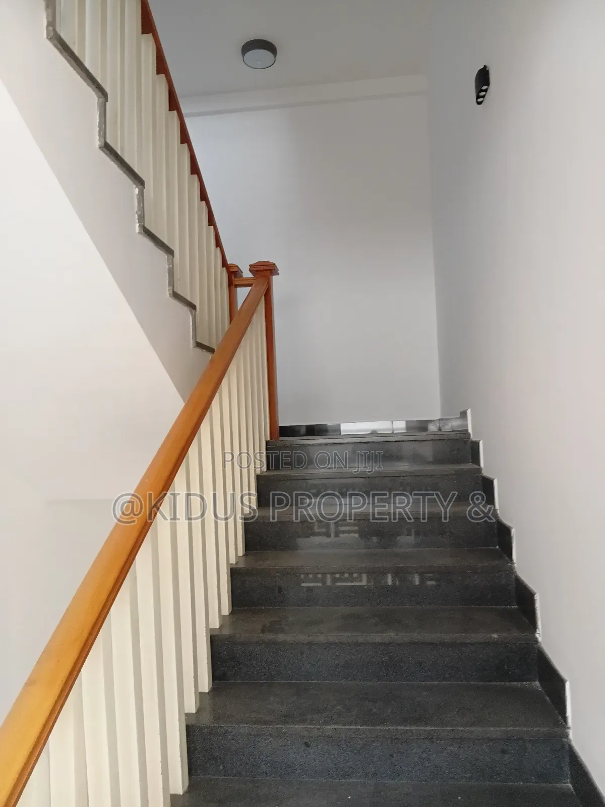 8bdrm House in Mekaele Africa, Nifas Silk-Lafto for rent