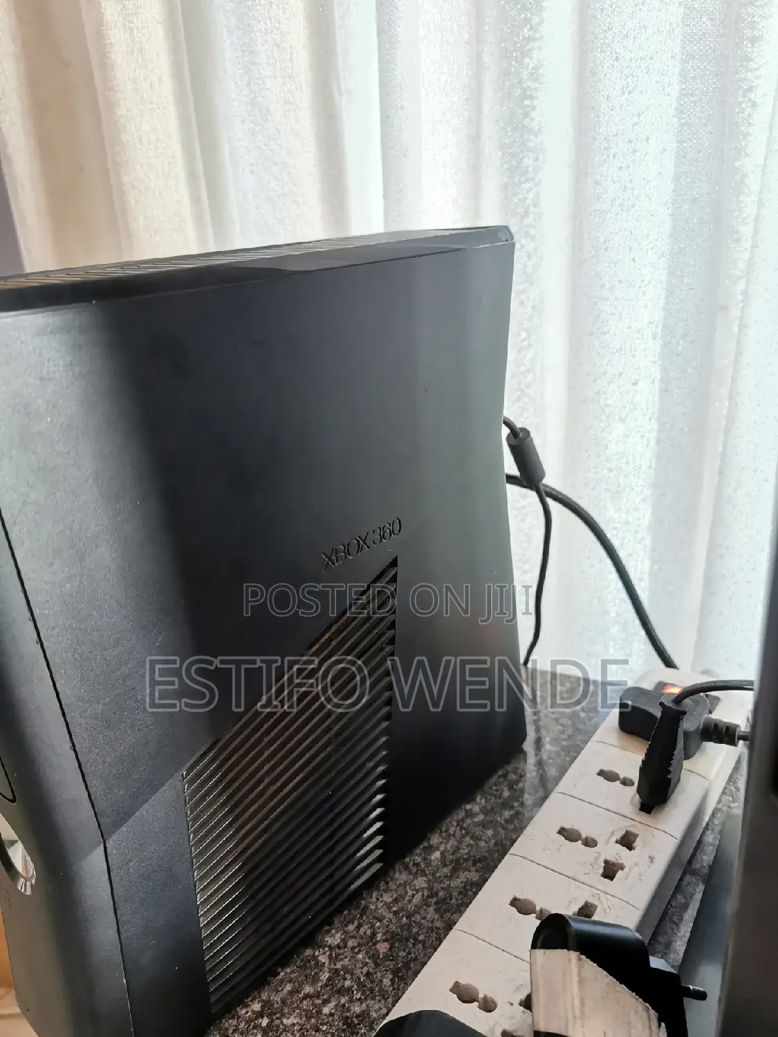 Xbox 360 With 1 Game Cd