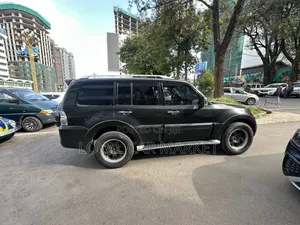 Mitsubishi Pajero 2009 Black