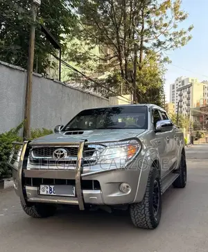 Toyota Hilux 2010 Silver