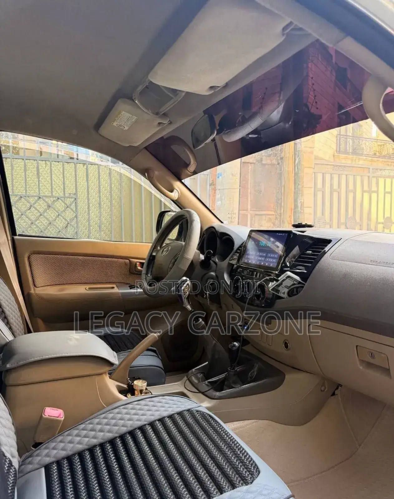 Toyota Hilux 2010 Silver