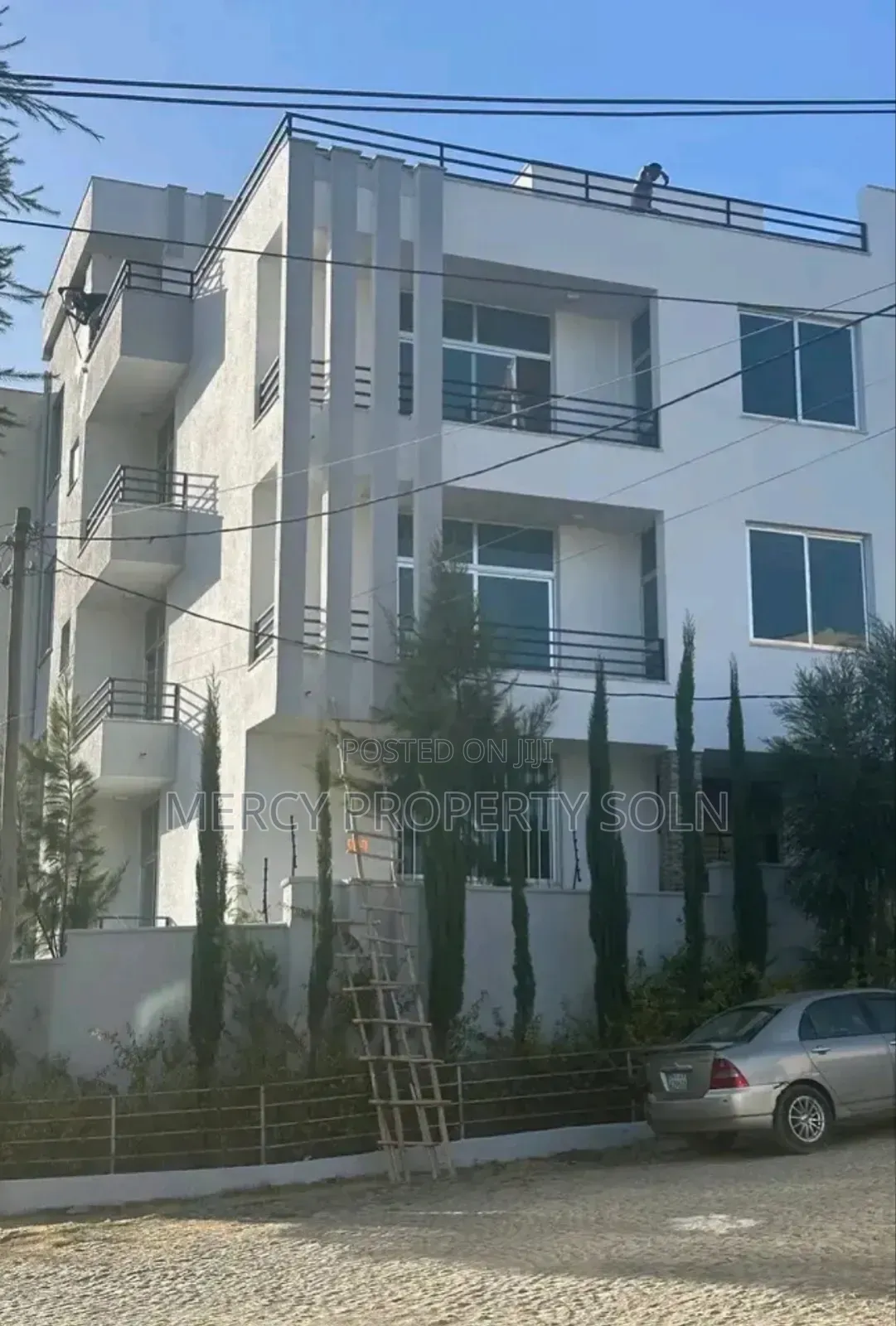 Furnished 8bdrm House in Bole for sale