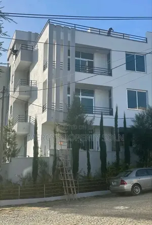 Furnished 8bdrm House in Bole for sale