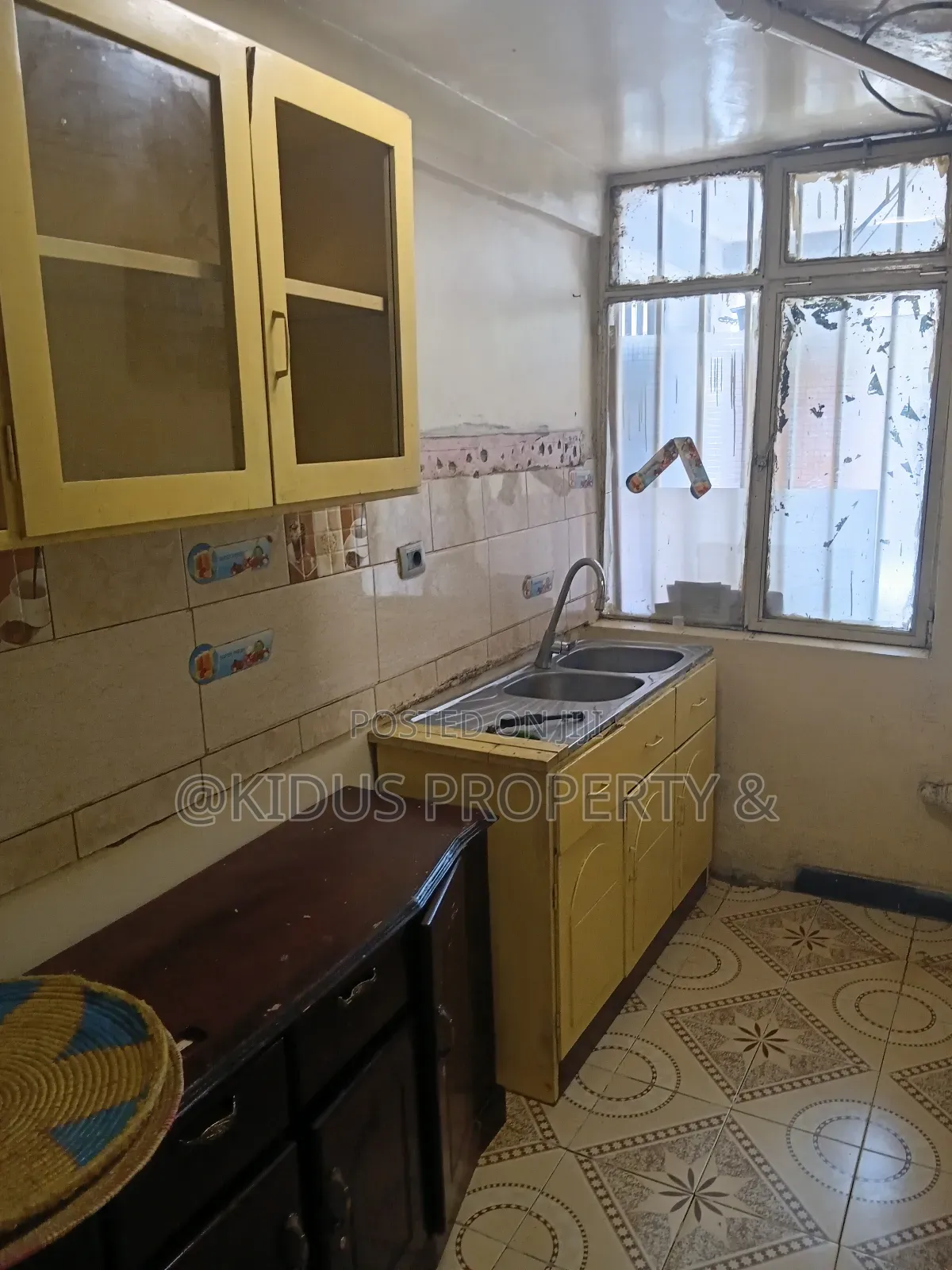 3bdrm Condo in Jemo 1, Nifas Silk-Lafto for rent