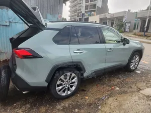 Toyota RAV4 2021 Gray