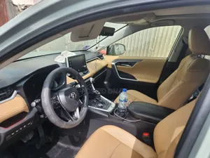 Toyota RAV4 2021 Gray