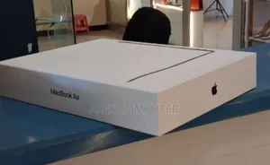 New Laptop Apple MacBook Air 16GB Apple M4 SSD 512GB