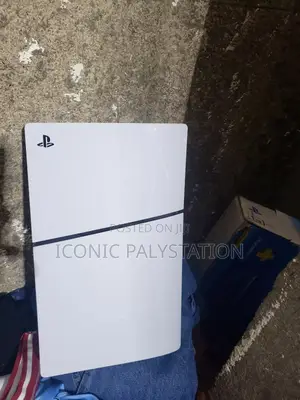 Almost New Palystation 5 Slim
