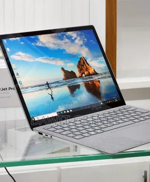 New Laptop Microsoft Surface 16GB Intel Core I7 SSD 256GB