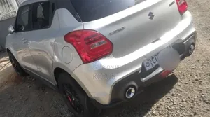 Suzuki Swift 2022 White