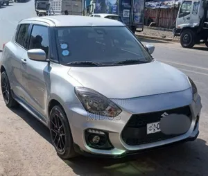 Suzuki Swift 2022 White