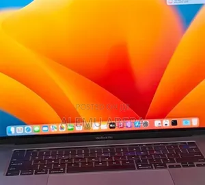 New Laptop Apple MacBook Pro 2019 16GB Intel Core I7 SSD 512GB