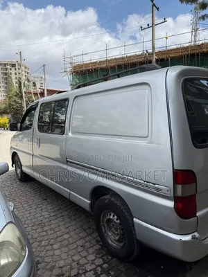 Toyota HiAce 2011 Silver