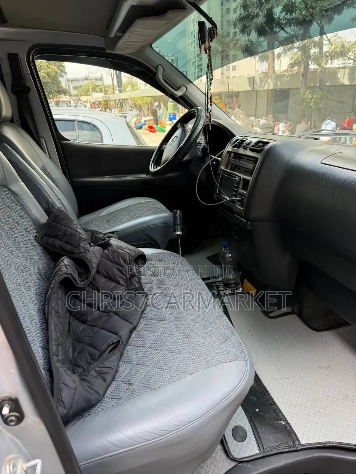 Toyota HiAce 2011 Silver