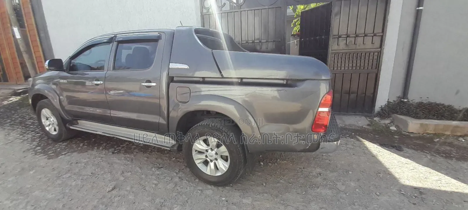 Toyota Hilux 2013 Teal