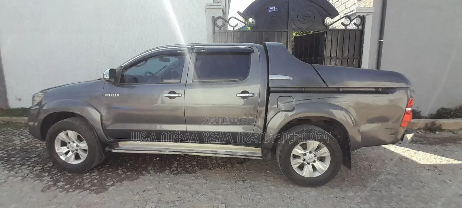 Toyota Hilux 2013 Teal
