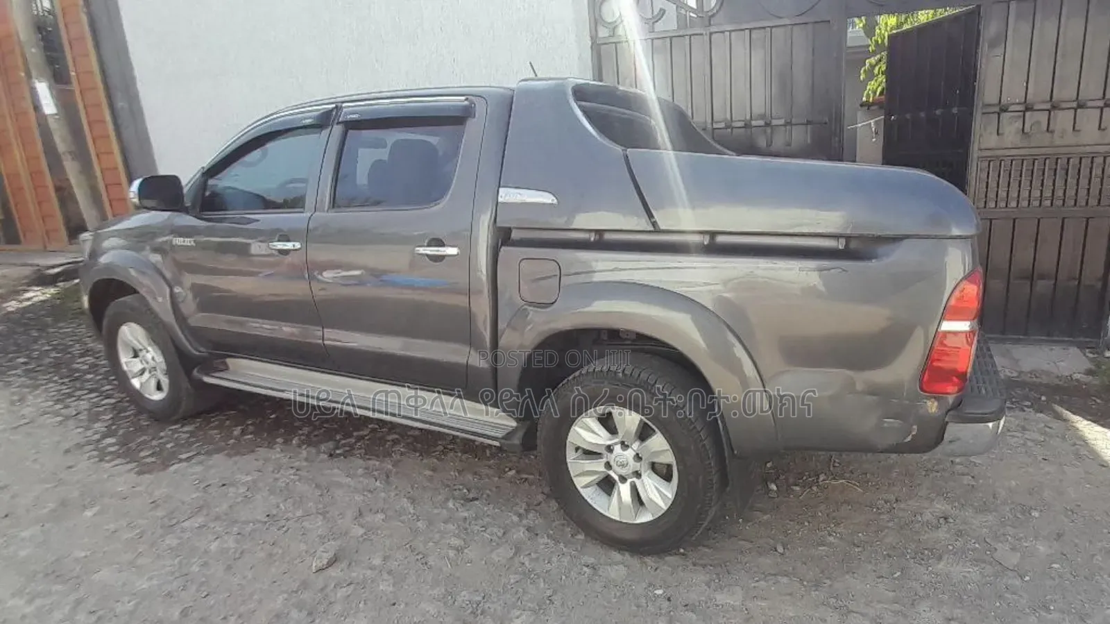 Toyota Hilux 2013 Teal