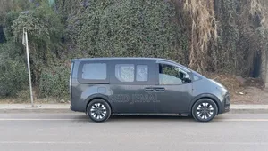 Hyundai Staria 2022 Gray