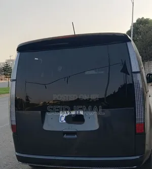 Hyundai Staria 2022 Gray