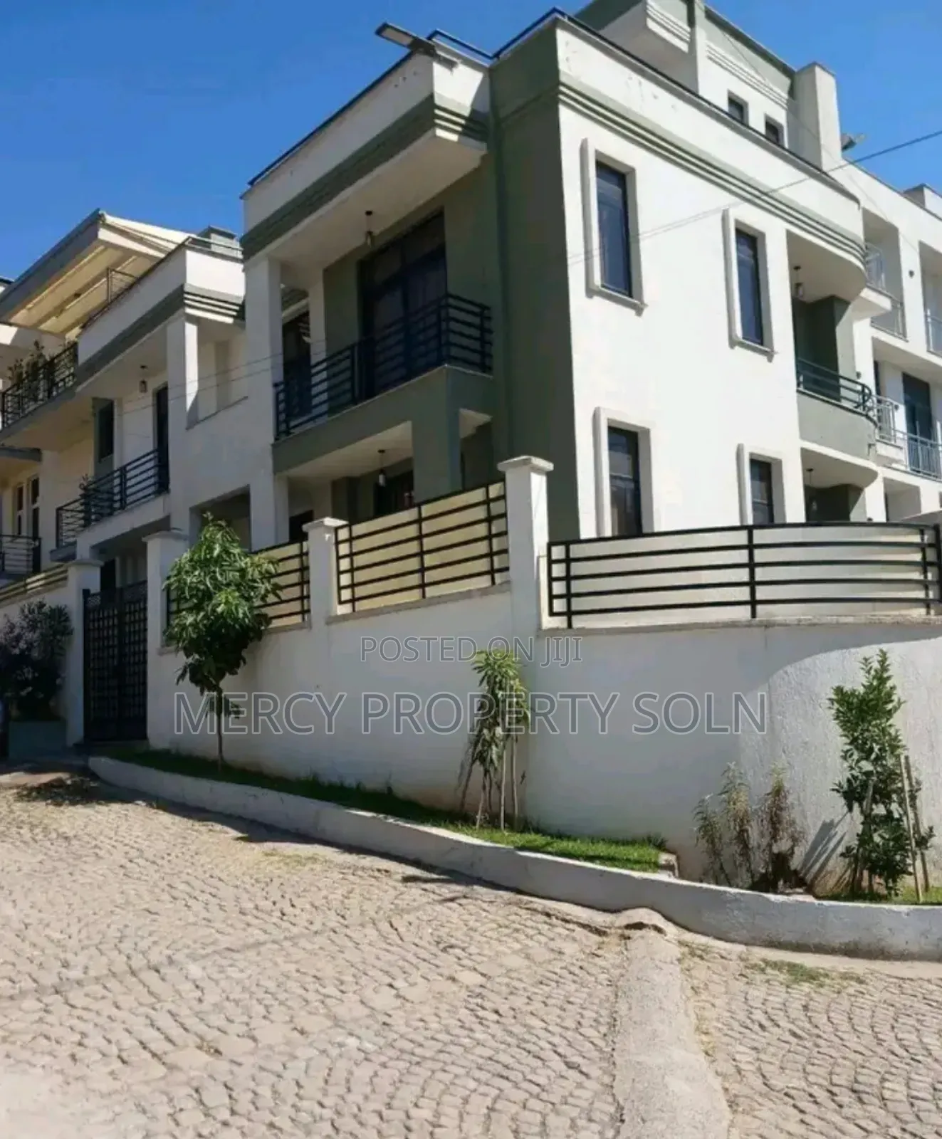 Furnished 10bdrm House in Bole for sale