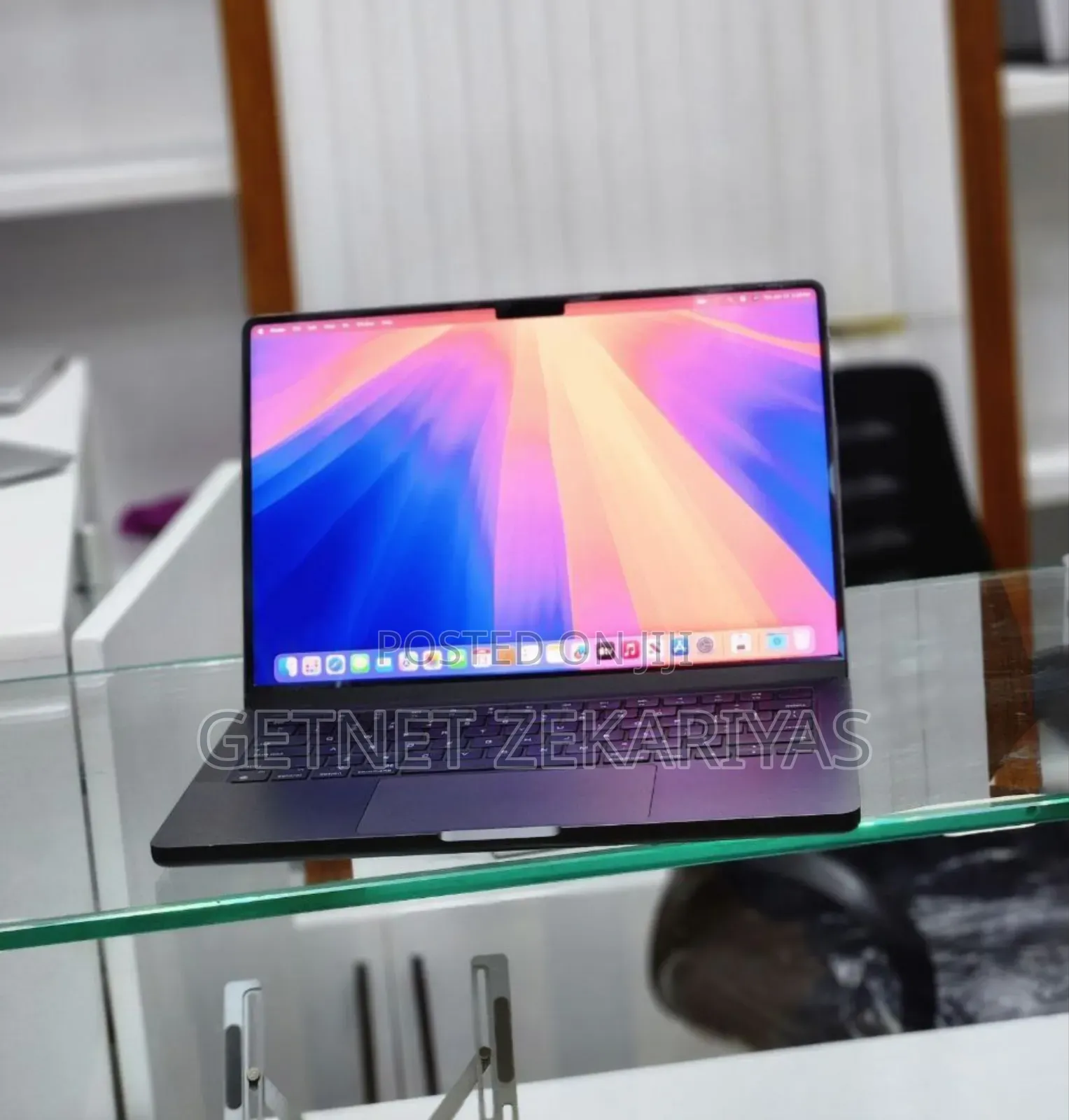 New Apple MacBook Pro 2024 M3 14-Inch 16GB Apple M4 Pro SSD 512GB