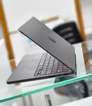 New Apple MacBook Pro 2024 M3 14-Inch 16GB Apple M4 Pro SSD 512GB