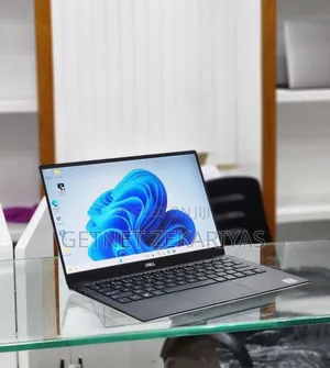 New Laptop Dell XPS 13 8GB Intel Core I7 SSD 512GB